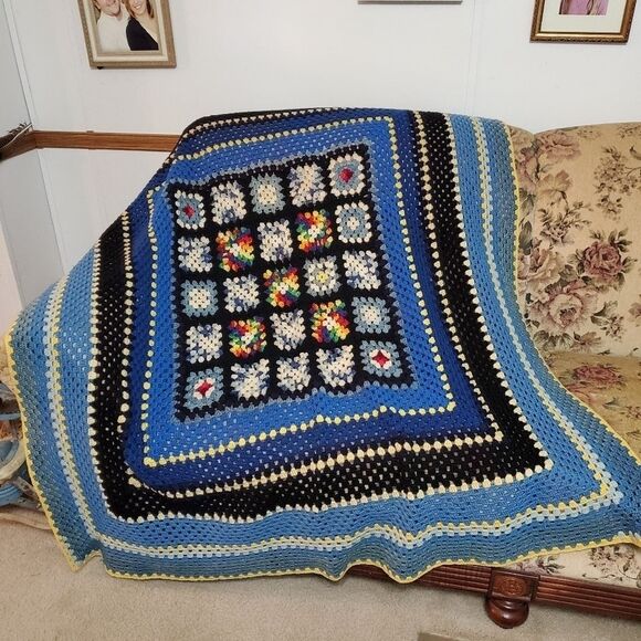 Vintage Granny Square Afghan Blanket Throw Hand Crochet 1970s - Picture 1 of 7